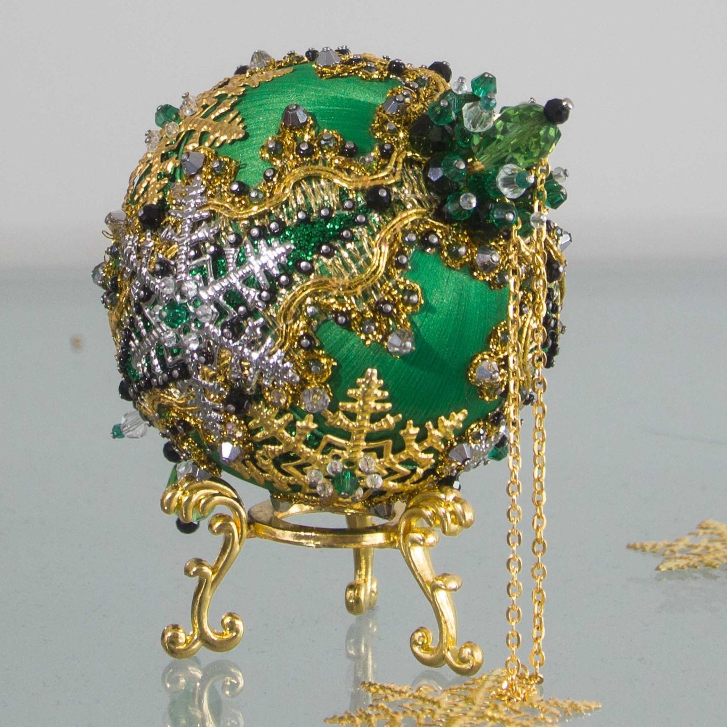 Beaded Sequin Christmas Satin Ornament Push Pin Kit DIY Vintage Snowflake Top Details (Green).