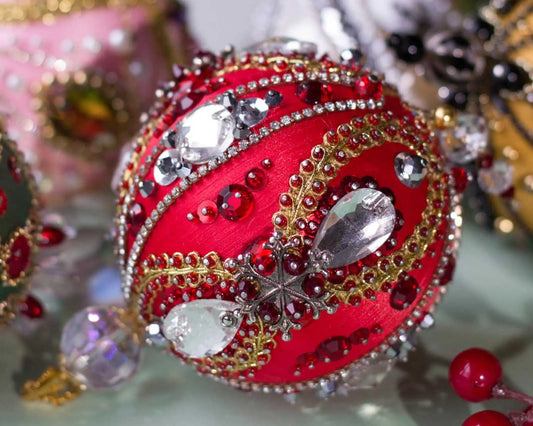 Finally! Vintage push pin ornaments' blog!