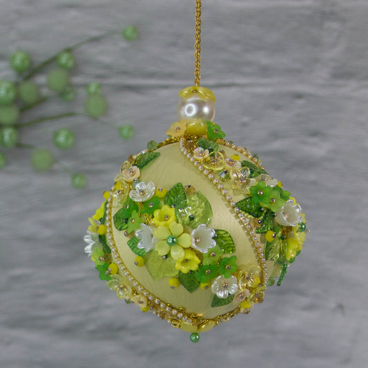 Garland_ornament_yellow_front