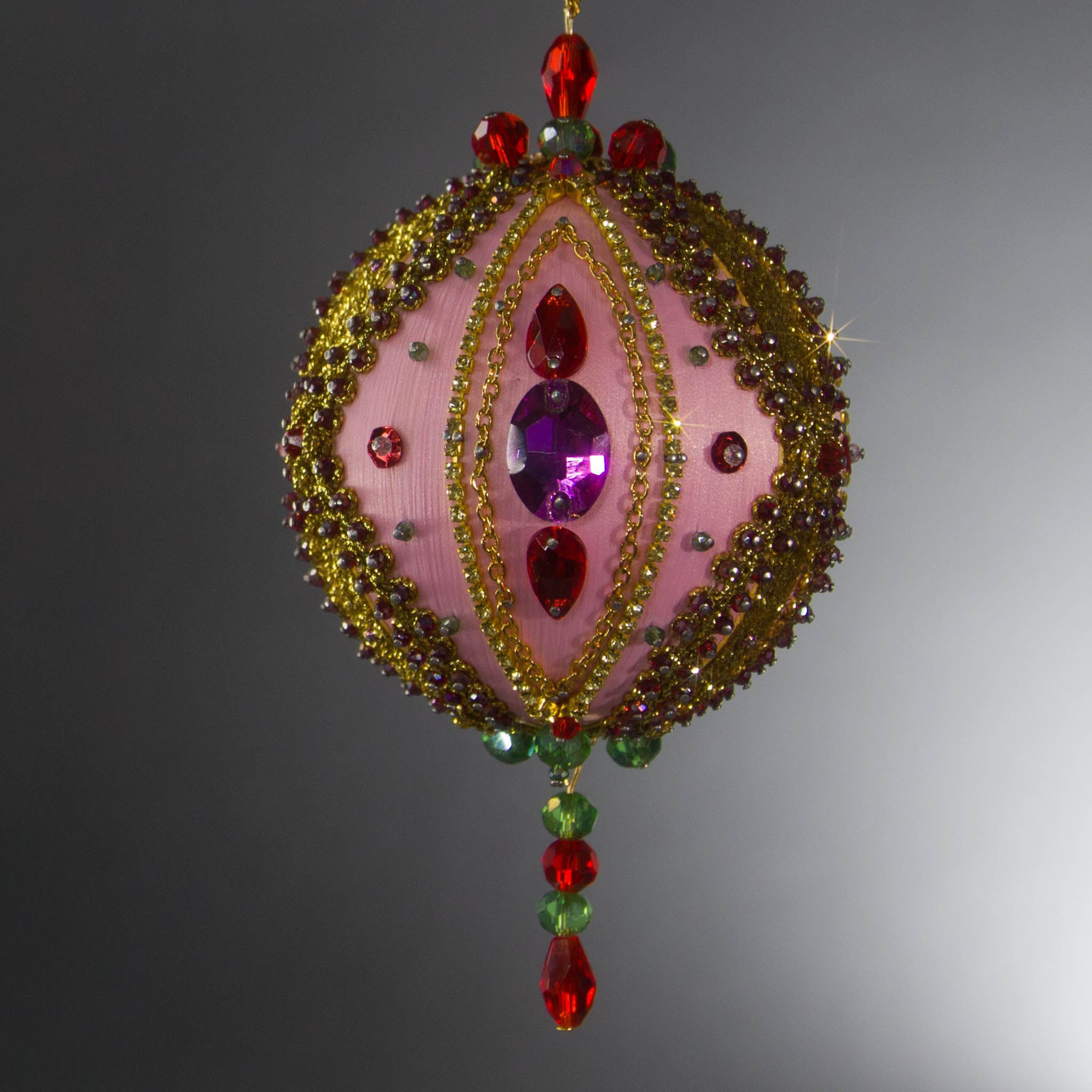 Uliger_pink_side_ornament