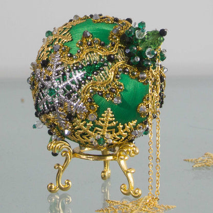 Beaded Sequin Christmas Satin Ornament Push Pin Kit DIY Vintage  Snowflake Top Details  (Green).
