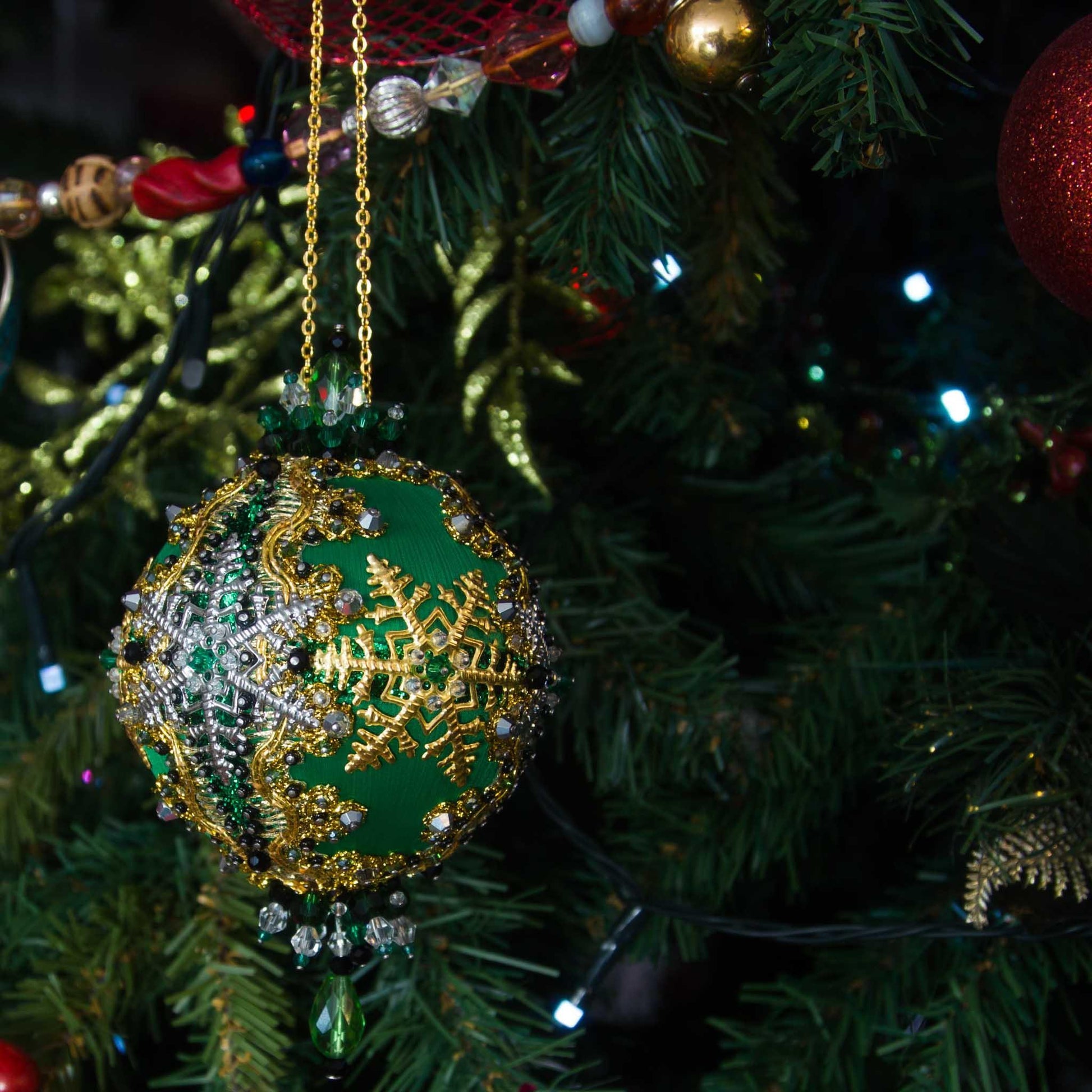 Beaded Sequin Christmas Satin Ornament Push Pin 
Vintage  (Green)